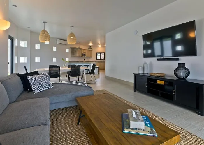 Marbella Lane - Stylish Private Oceanviews *