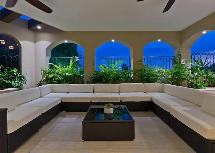 Hébergement de vacances Marbella Lane - Stylish Private Oceanviews *
