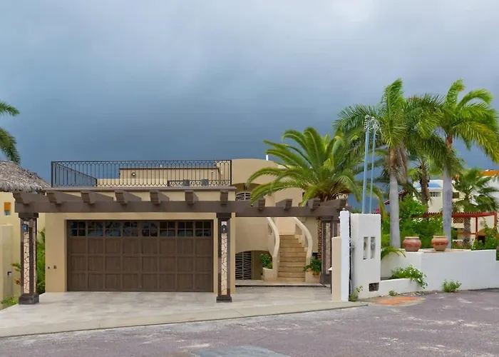 Marbella Lane - Stylish Private Oceanviews