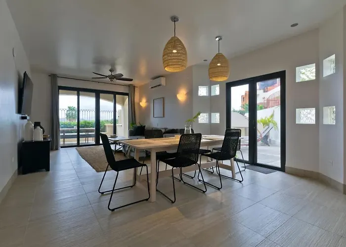 Marbella Lane - Stylish Private Oceanviews *