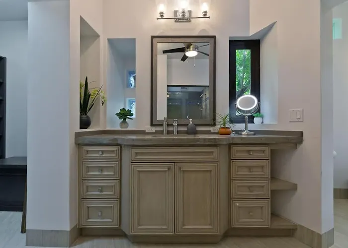 Marbella Lane - Stylish Private Oceanviews *