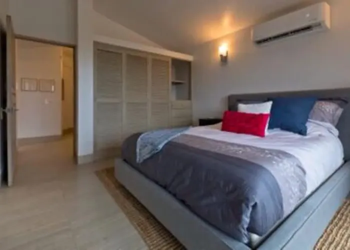 Hébergement de vacances Marbella Lane - Stylish Private Oceanviews *